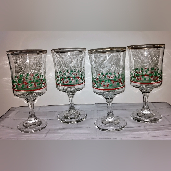 Other - Vintage Christmas Goblets Glasses Green/Red Holly Berries Gold Rim Set of Four
